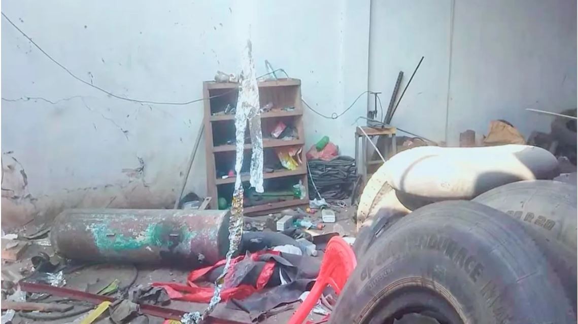 বিস্ফোরণে উড়ে গেল হাত-পায়ের মাংস